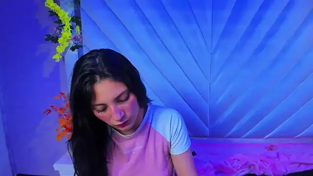 _Luna_Bennett's cam snapshot