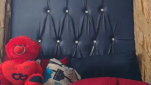 HUMONGUOUSTITSS's cam snapshot