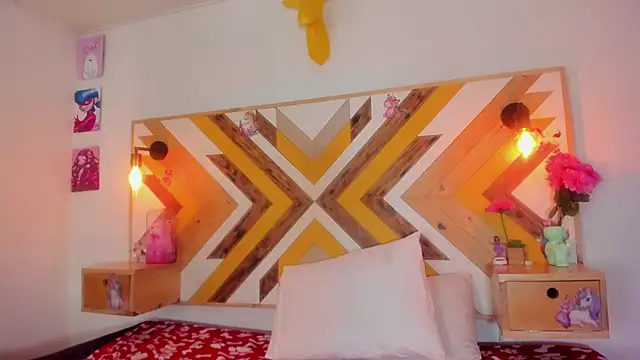 SoleneFontaine's cam snapshot