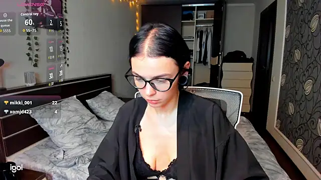 bonnybimi's cam snapshot