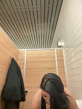 Tisha_Busty live sex cam