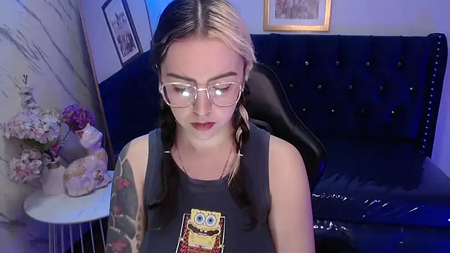 Hela_v's cam snapshot