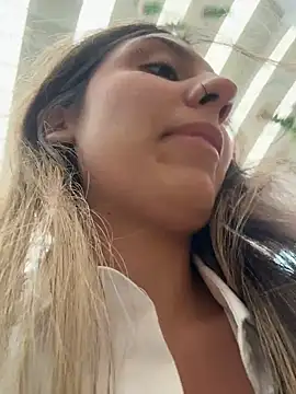 sarah_honey__'s cam snapshot