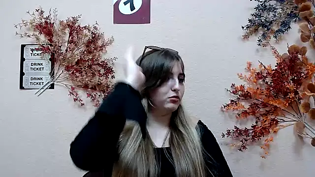 Dance__Queen's cam snapshot