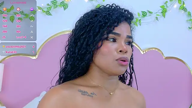 NahiaraReina's cam snapshot