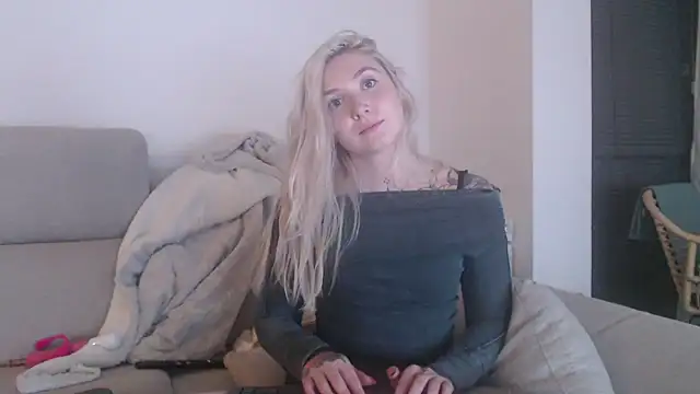 tattoobbgirl's cam snapshot