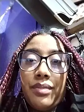 Ebony-Goddess19's cam snapshot