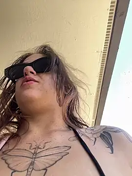 SafeinouterSpace's cam snapshot