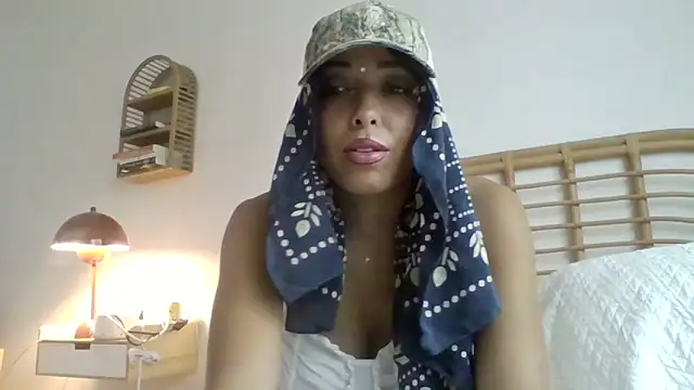 raveslavekandi's cam snapshot