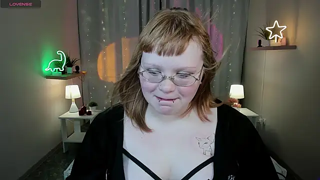 LottieReed's cam snapshot