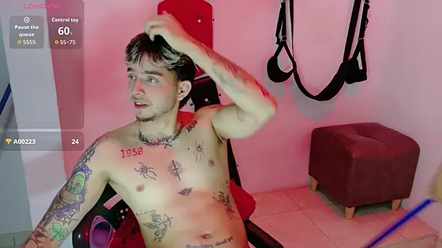 AliceandMax's cam snapshot