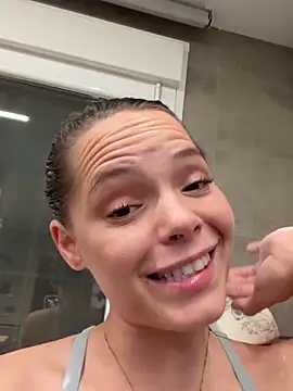 Wildmaca live sex cam