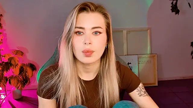 AdelLoyss's cam snapshot