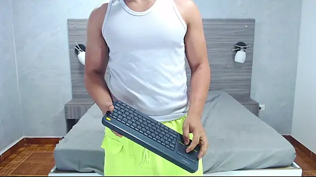 Loony_Zion's cam snapshot