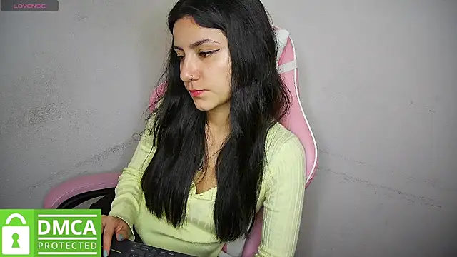 Hannah_Barker's cam snapshot