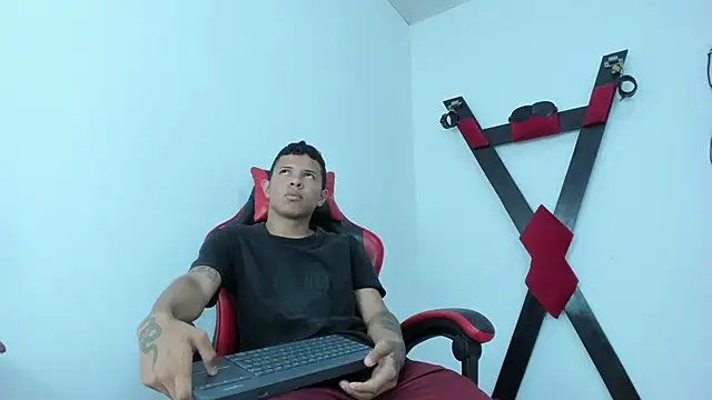 Steven19_LatinBoy's cam snapshot