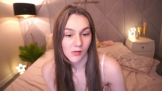 DiamondGoldie's web cam