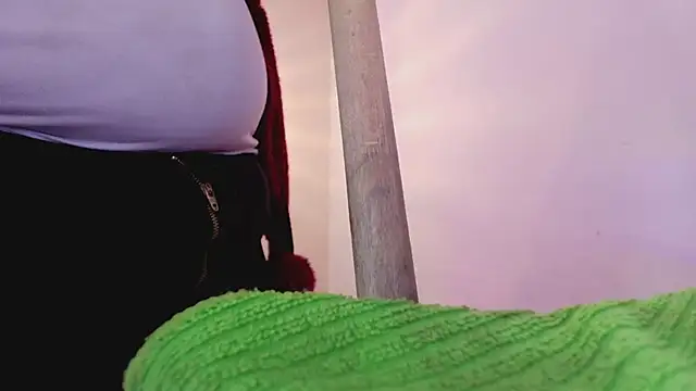 _Emily_rosee_'s cam snapshot