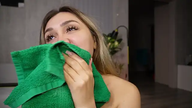 wineandboobss's cam snapshot