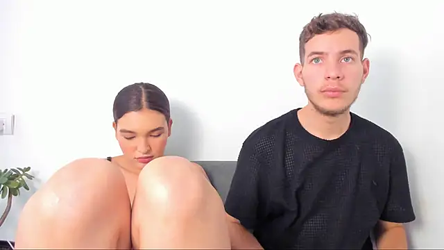 lara_and_danny's cam snapshot