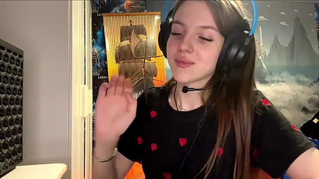 Elira_Breeze's cam snapshot