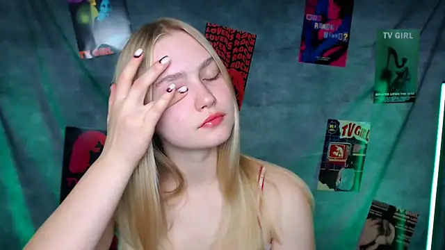 MademoiselleCl's cam snapshot