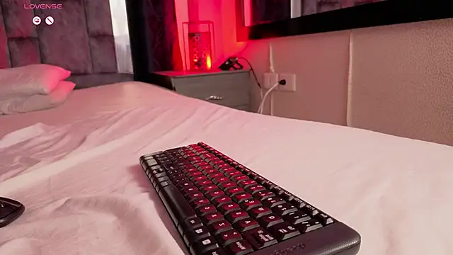 Mia_Oxford's cam snapshot