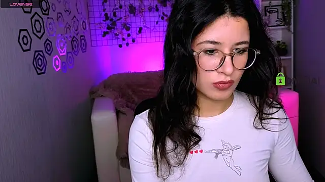 playful_sophie's cam snapshot