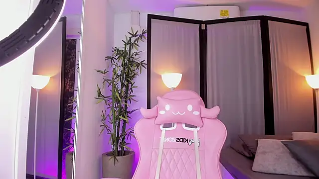 ChloeShade's cam snapshot