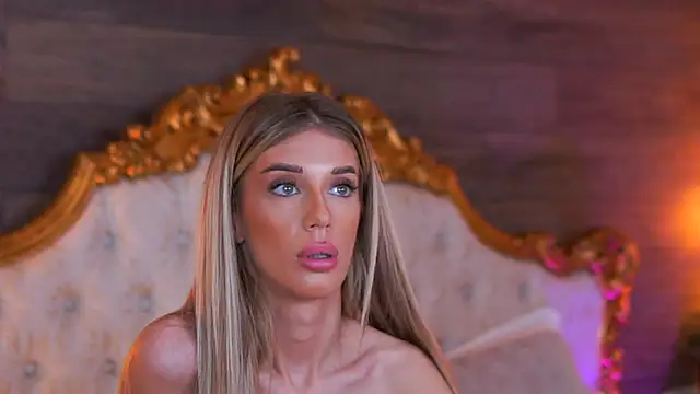 EllieRedd's cam snapshot