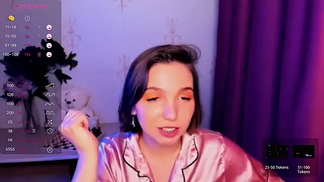 KindHazelHere_'s cam snapshot