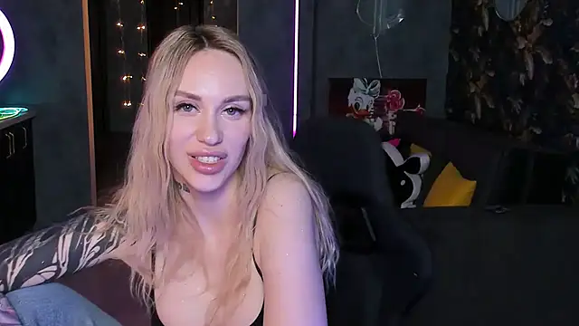 Blckmirrorr's cam snapshot