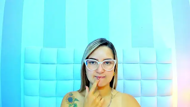 teresasroom_'s cam snapshot