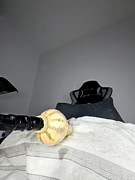 big_pusyy's cam snapshot