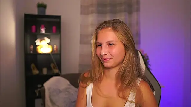 emmie_murray's cam snapshot