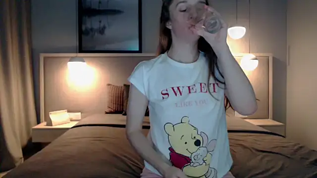 ShySchoolGirl's cam snapshot