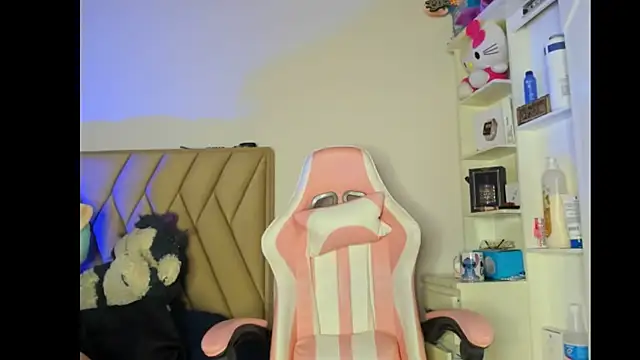 Candy_violetta_'s cam snapshot