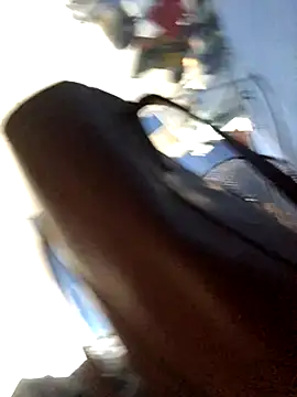 larj021bb's cam snapshot