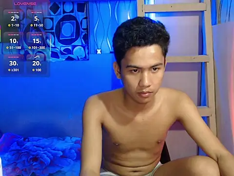 RoyalBlooded_Guy69x's cam snapshot