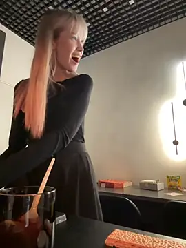 BellaSecrett's cam snapshot