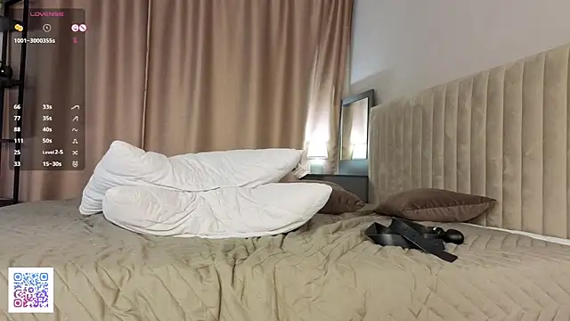 AngelenaCrittendon's cam snapshot