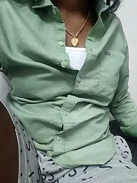 Tamilmallu-duskygirl03's cam snapshot