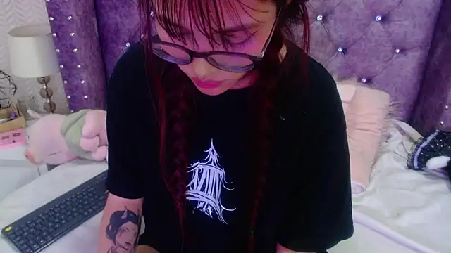 RavenLove_'s cam snapshot