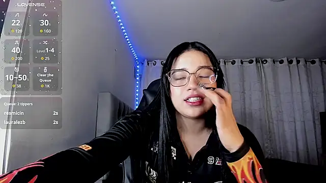 aliice_walker_'s cam snapshot