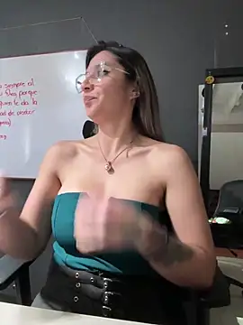 Isabella_Varella's cam snapshot