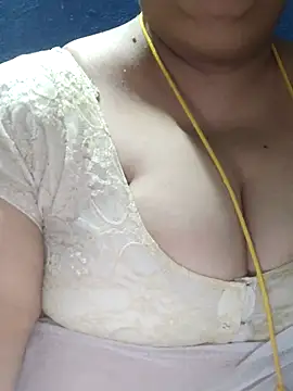 tamilthanushri's cam snapshot