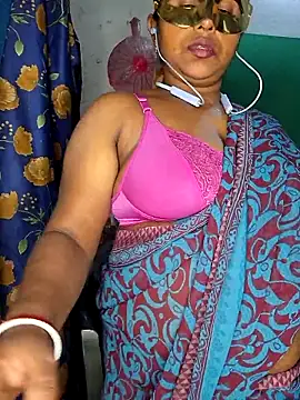 Real_Desi_Couple's cam snapshot