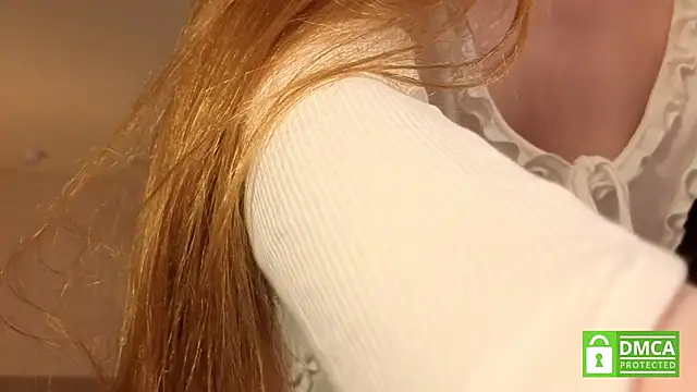 lulu_moonmoon's cam snapshot