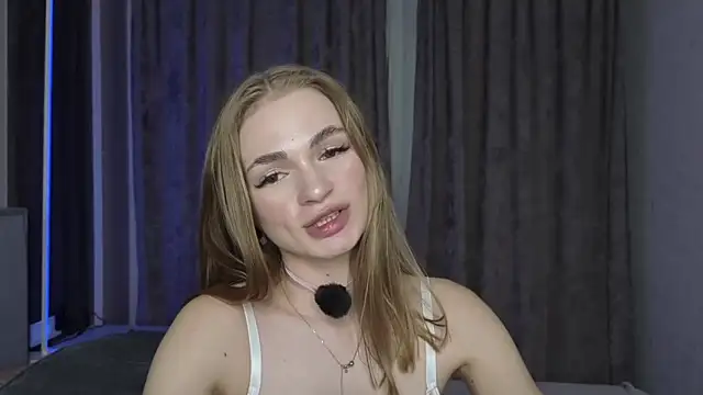 Pussyya777's cam snapshot