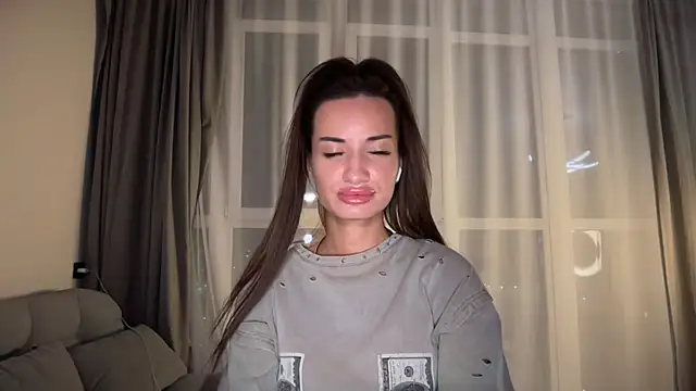 EmilyHeaks's cam snapshot